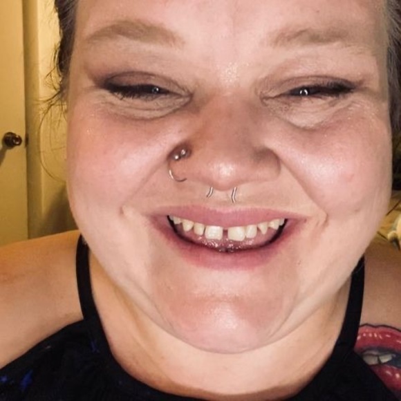 Meet your Posher, Sarah - Picture 1 of 1